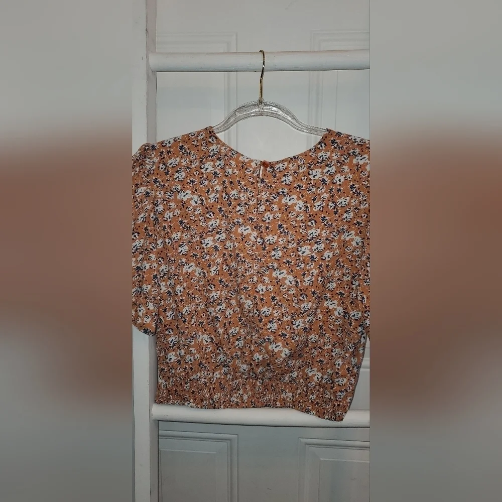 Crop Top - Picture 1 of 5